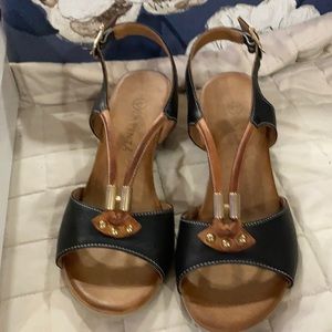 Brand new Sandal by La Pinta in Black and Tan